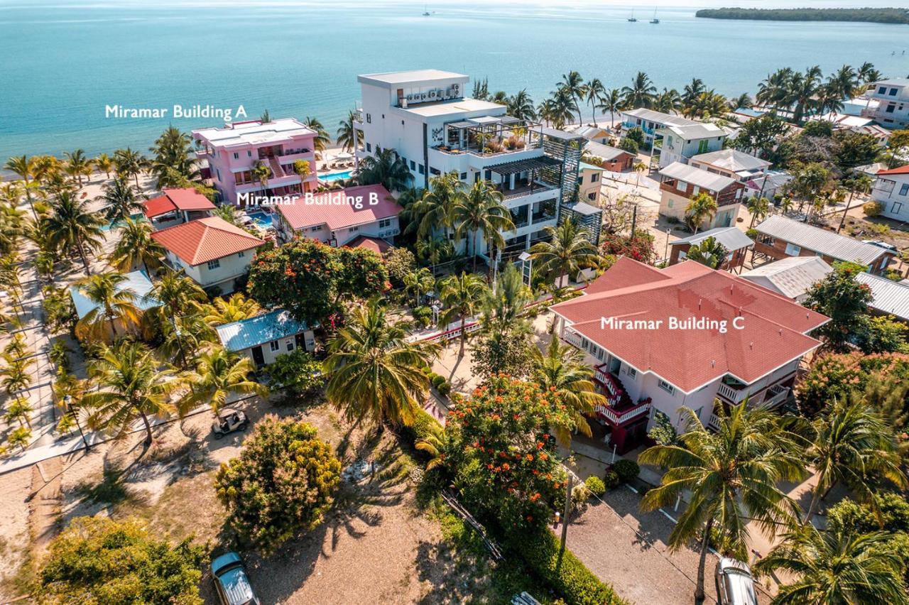 Miramar Suites Placencia Екстериор снимка