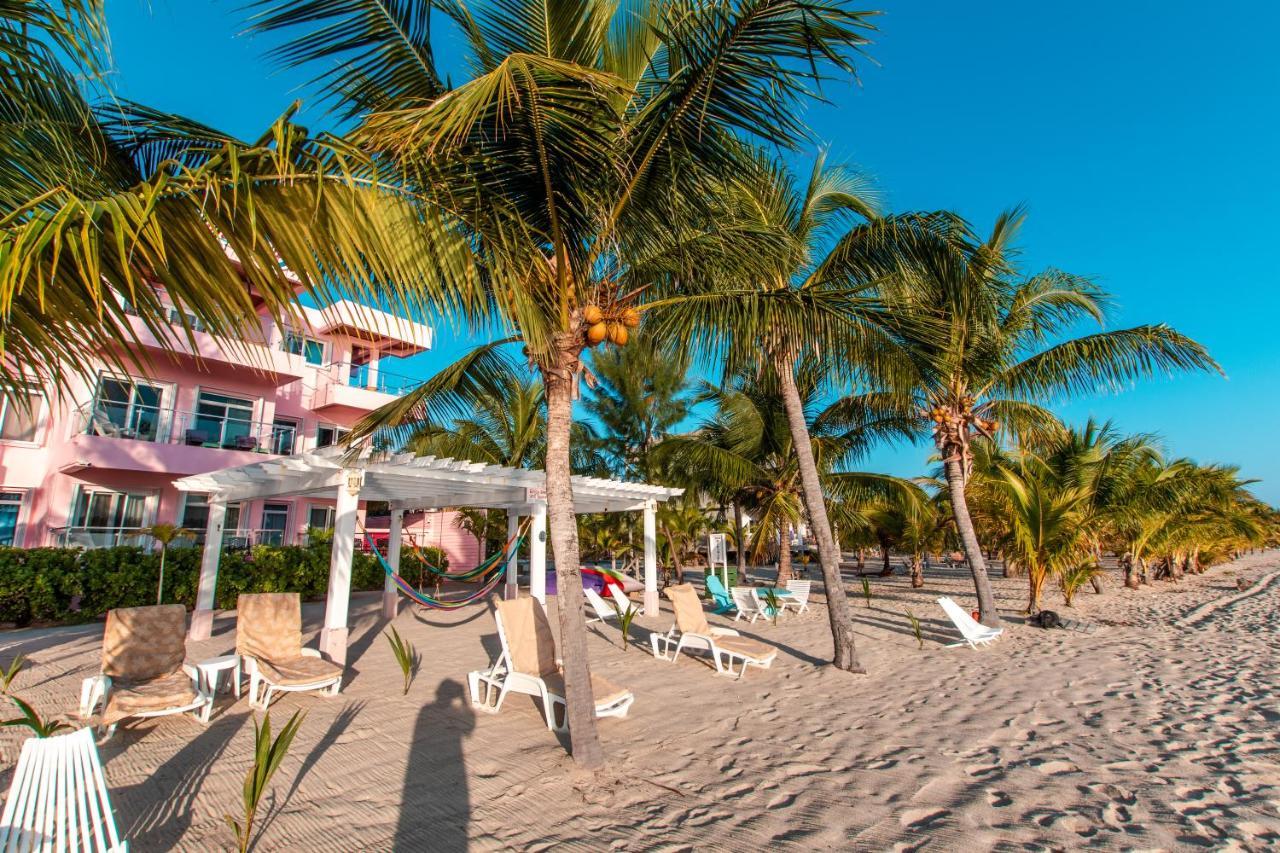 Miramar Suites Placencia Екстериор снимка