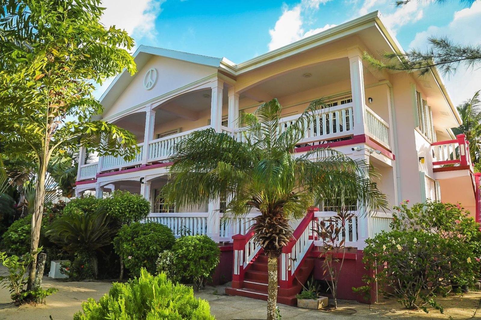 Miramar Suites Placencia Екстериор снимка